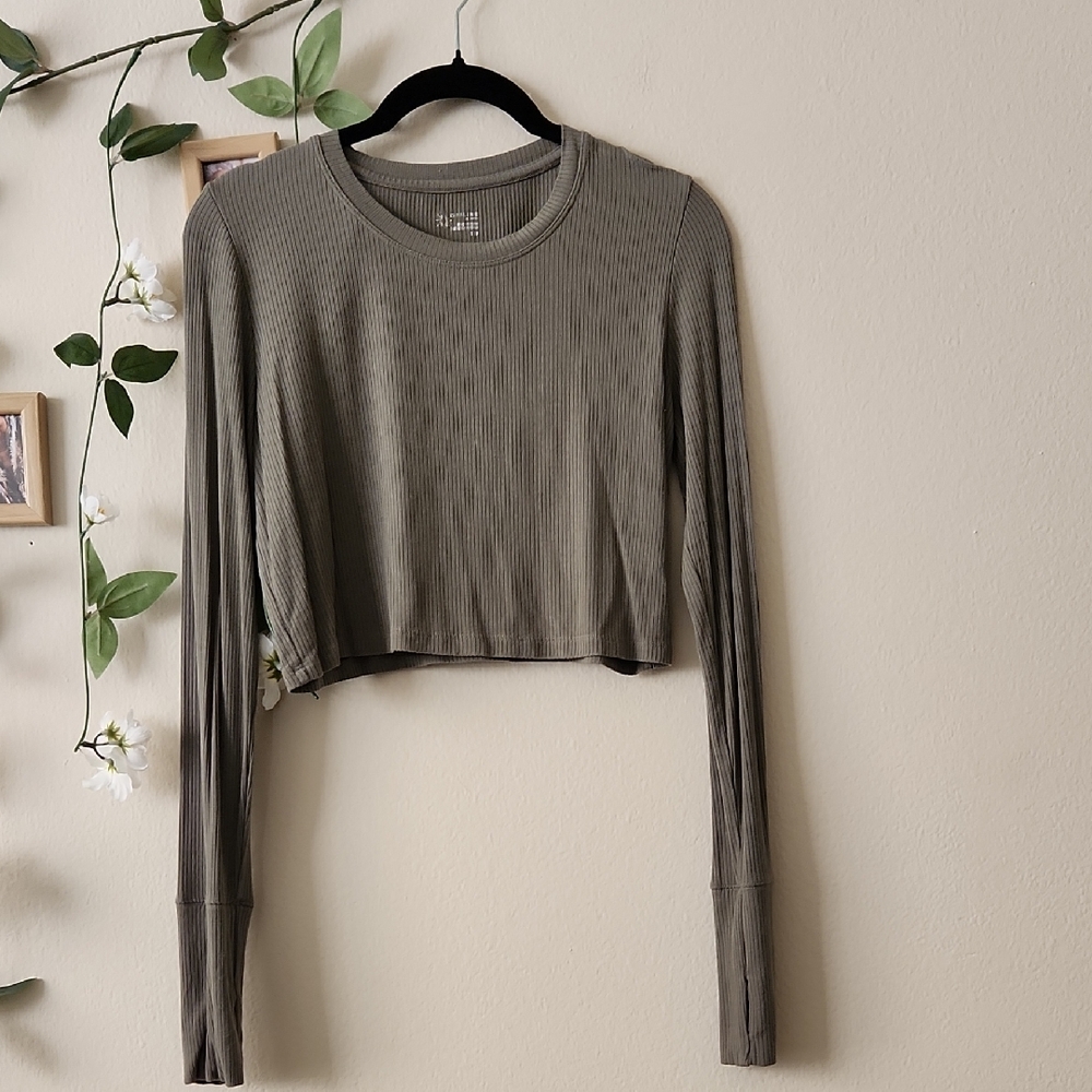Like New - Aerie Thumbs Up Olive Fun Cropped Long Sleeve - S